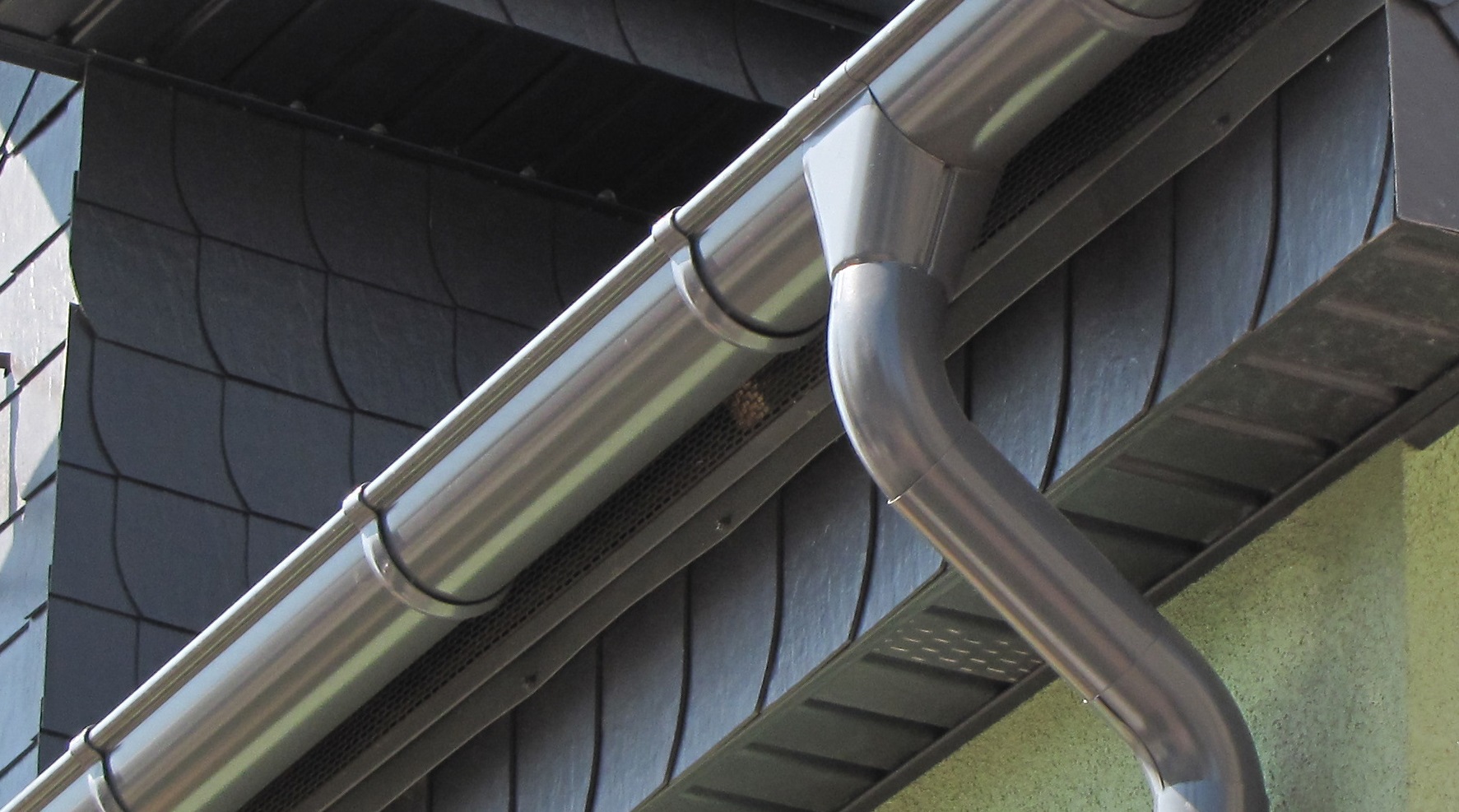 Gutter: Cleaning - Installation - Repairing